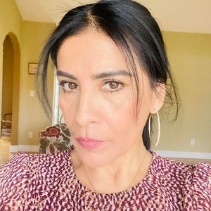 Meet your Posher, Alma